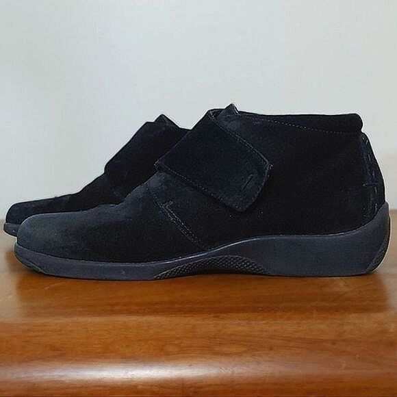 Strictly Comfort black suede velcro boots - Picture 3 of 8
